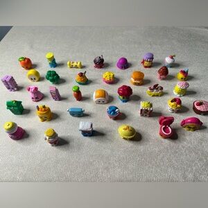 Lot of 35 Shopkins - Mixed Series
